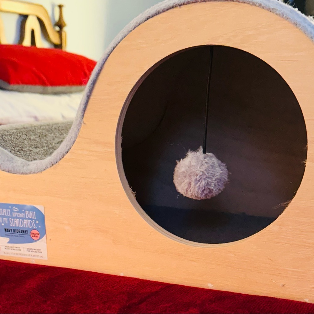 Cozy Cat Scratcher with Play Ball